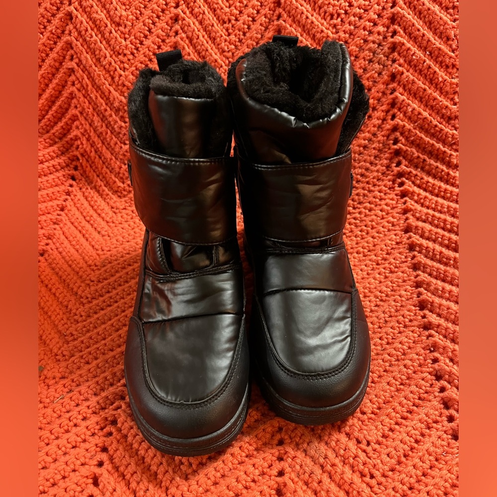 Source Unknown On The Brand, Solid Black, Fur Lin… - image 1